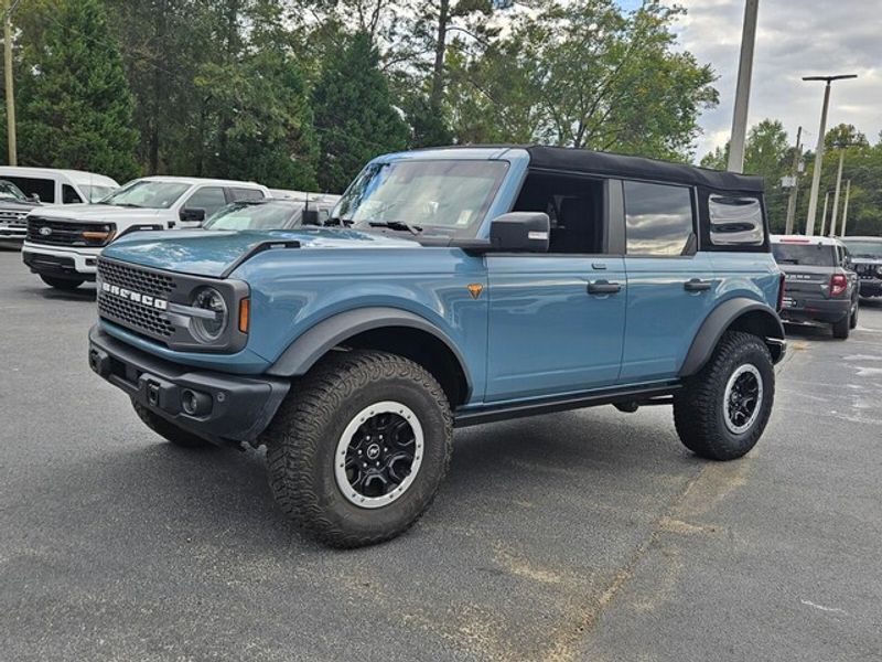2023 Ford Bronco Badlands photo 3