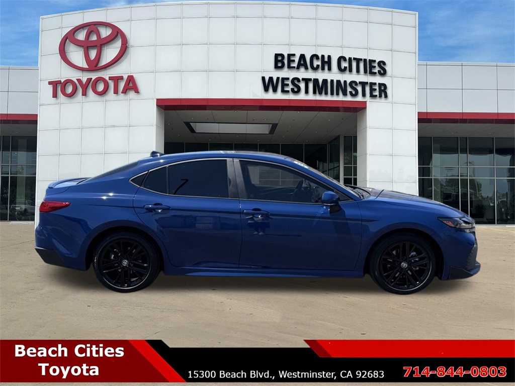2025 Toyota Camry SE photo 12