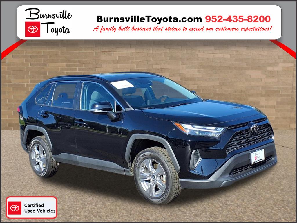 2022 Toyota RAV4 XLE's photo