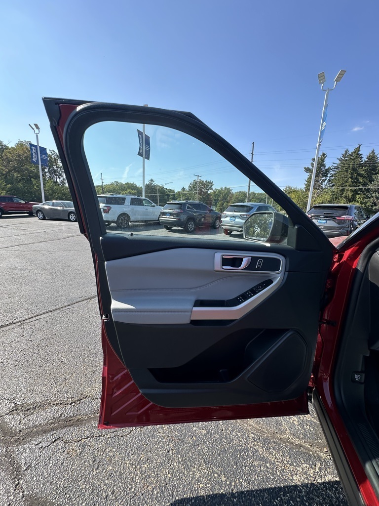 New 2024 Ford Explorer XLT 4D Sport Utility in La Porte RGA53755