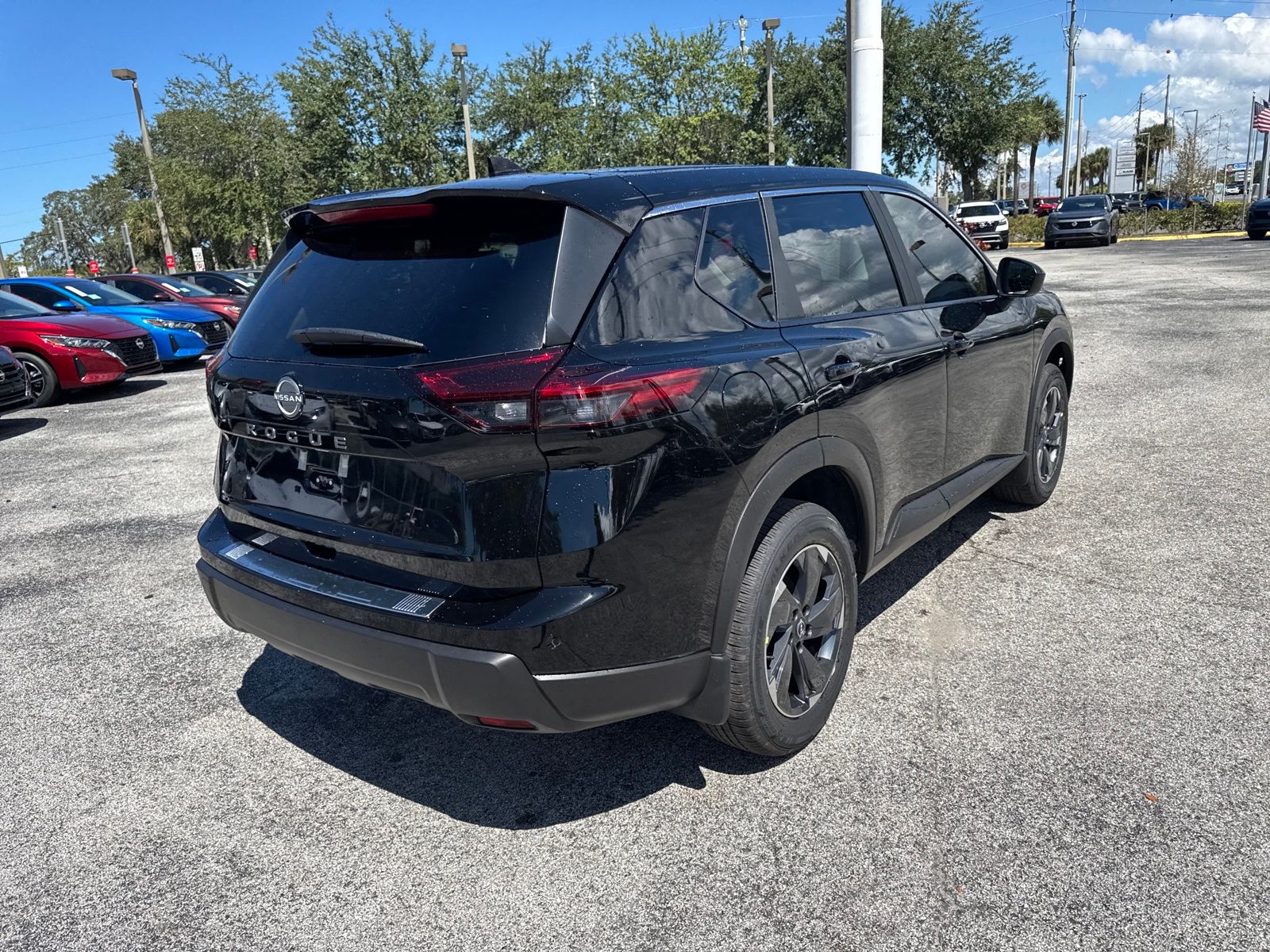 2026 Nissan Rogue SV photo 3