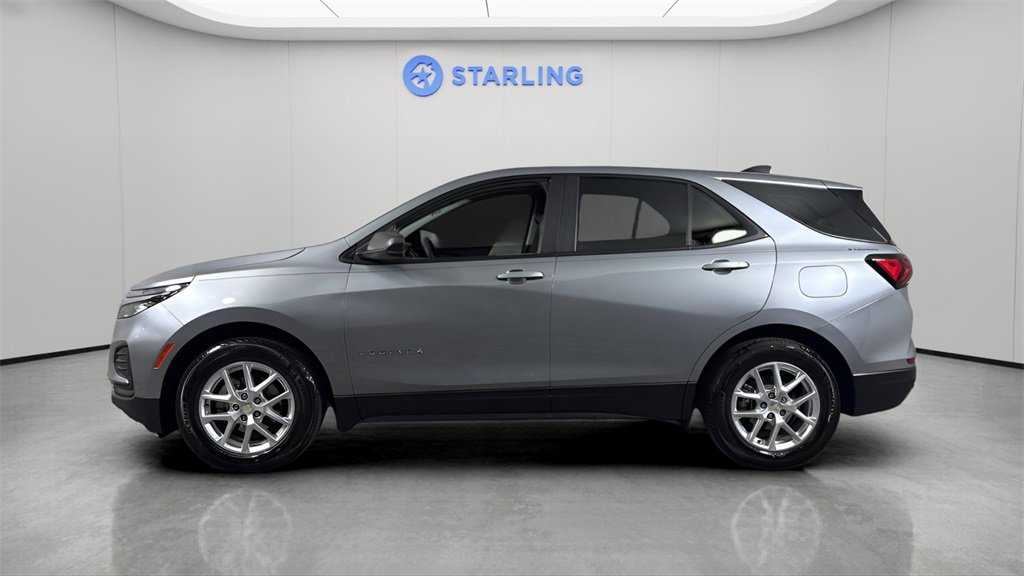 2023 Chevrolet Equinox LS photo 3