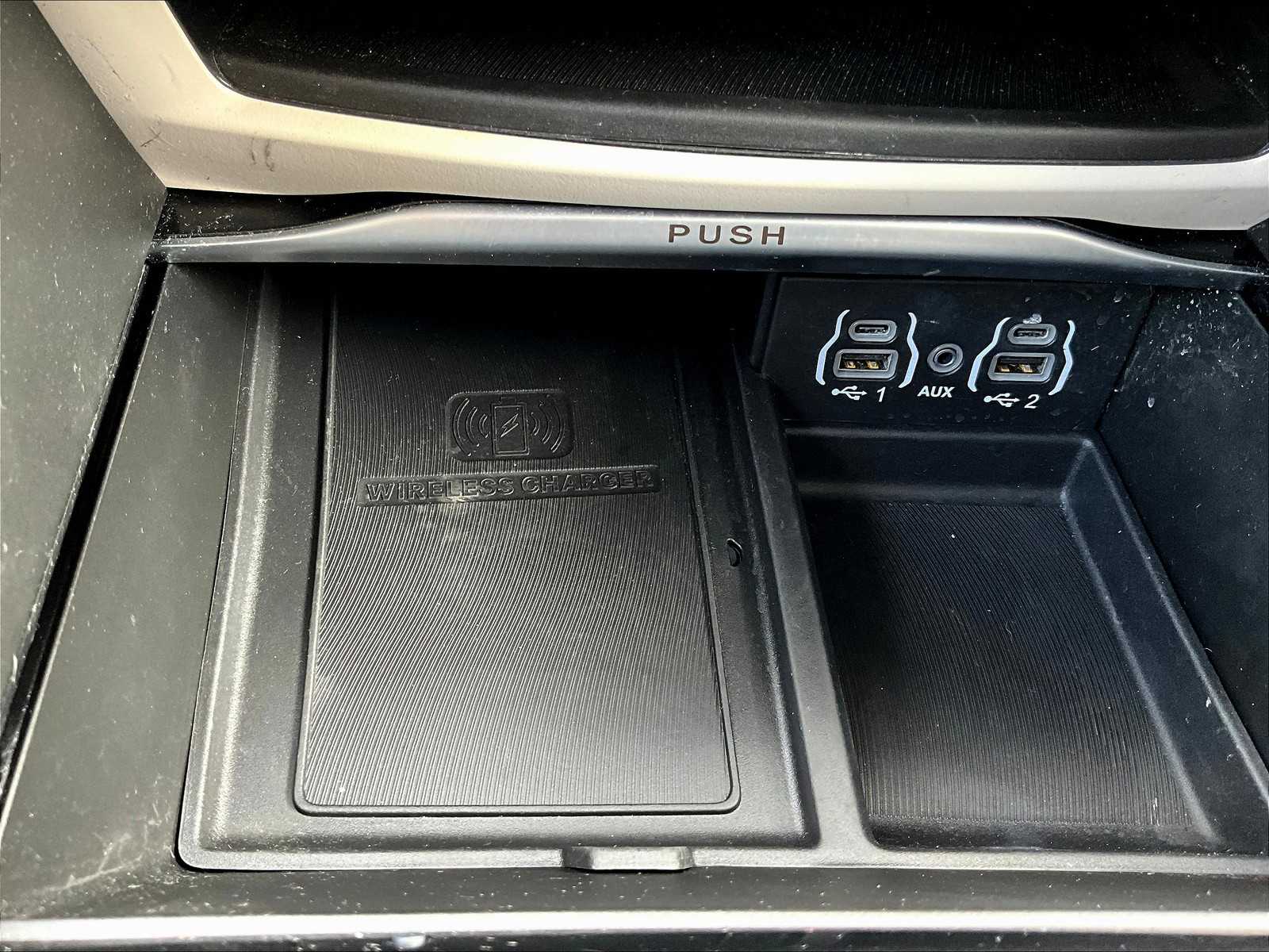 2023 Chrysler Pacifica Hybrid Limited photo 27