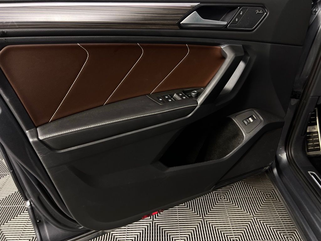 2022 Volkswagen Tiguan SEL Premium R-Line photo 24