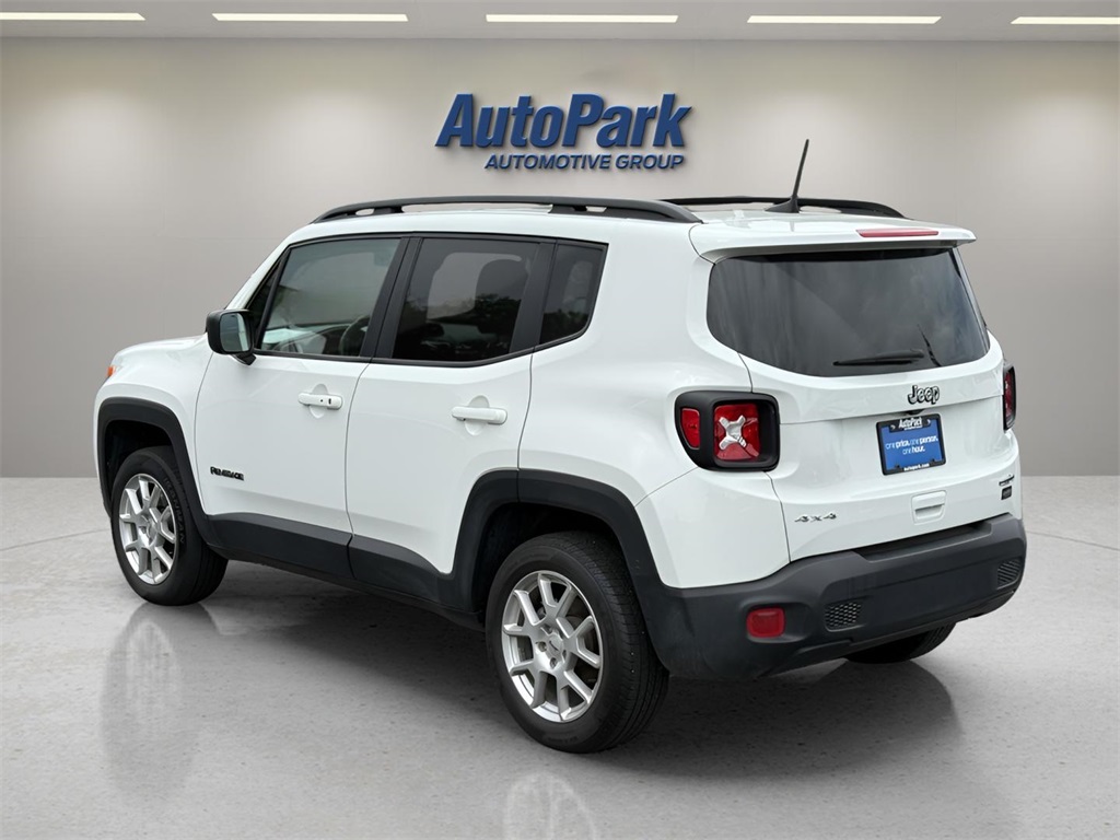 2022 Jeep Renegade Latitude photo 3