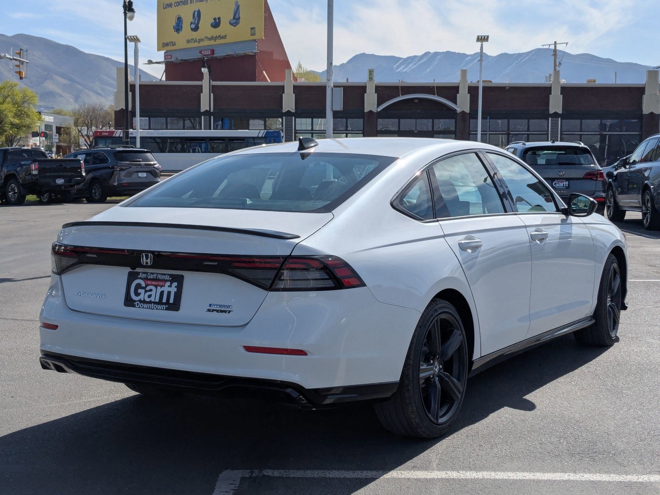 2025 Honda Accord Hybrid Sport-L photo 3