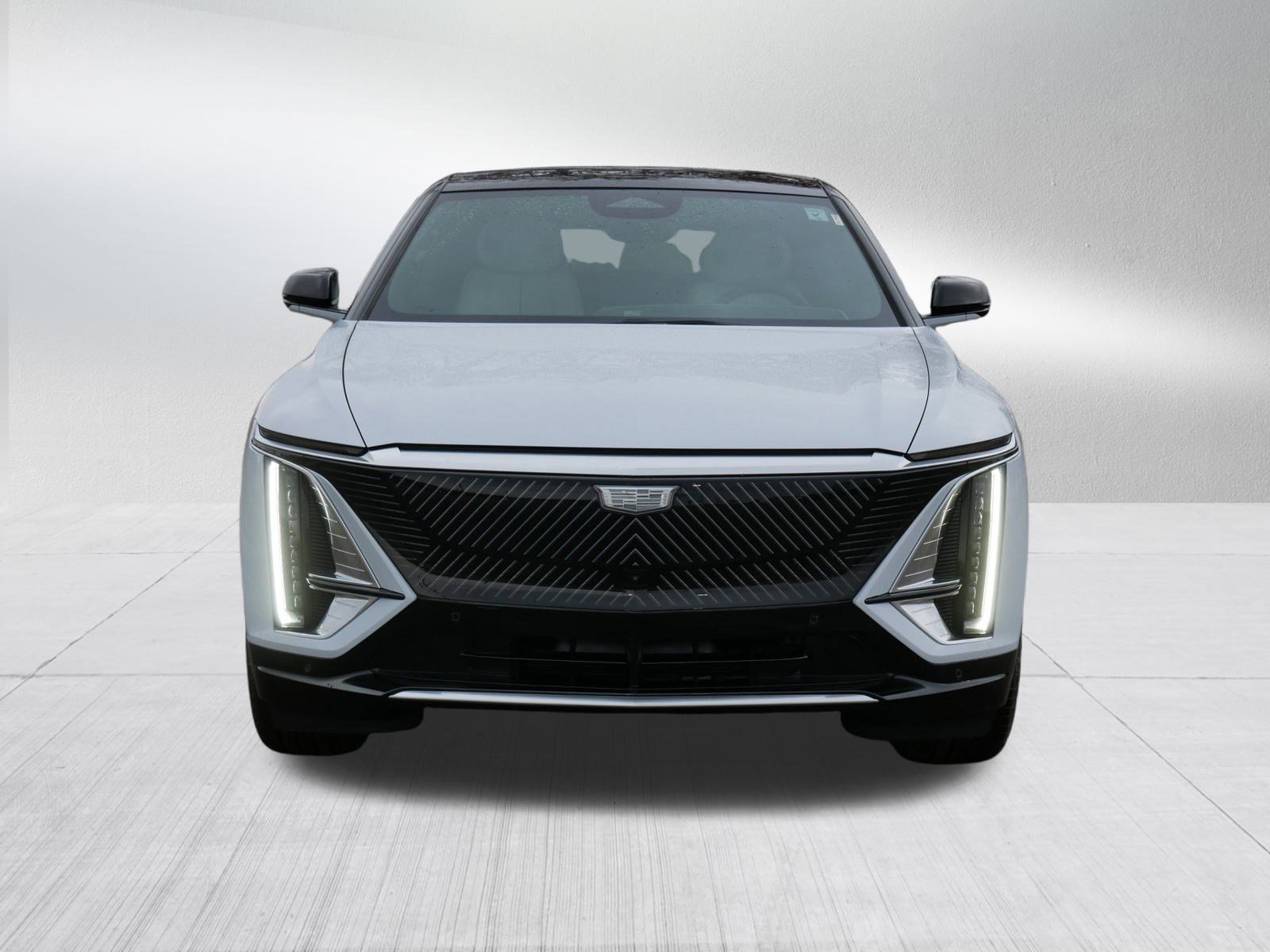 2026 Cadillac Lyriq Luxury photo 2