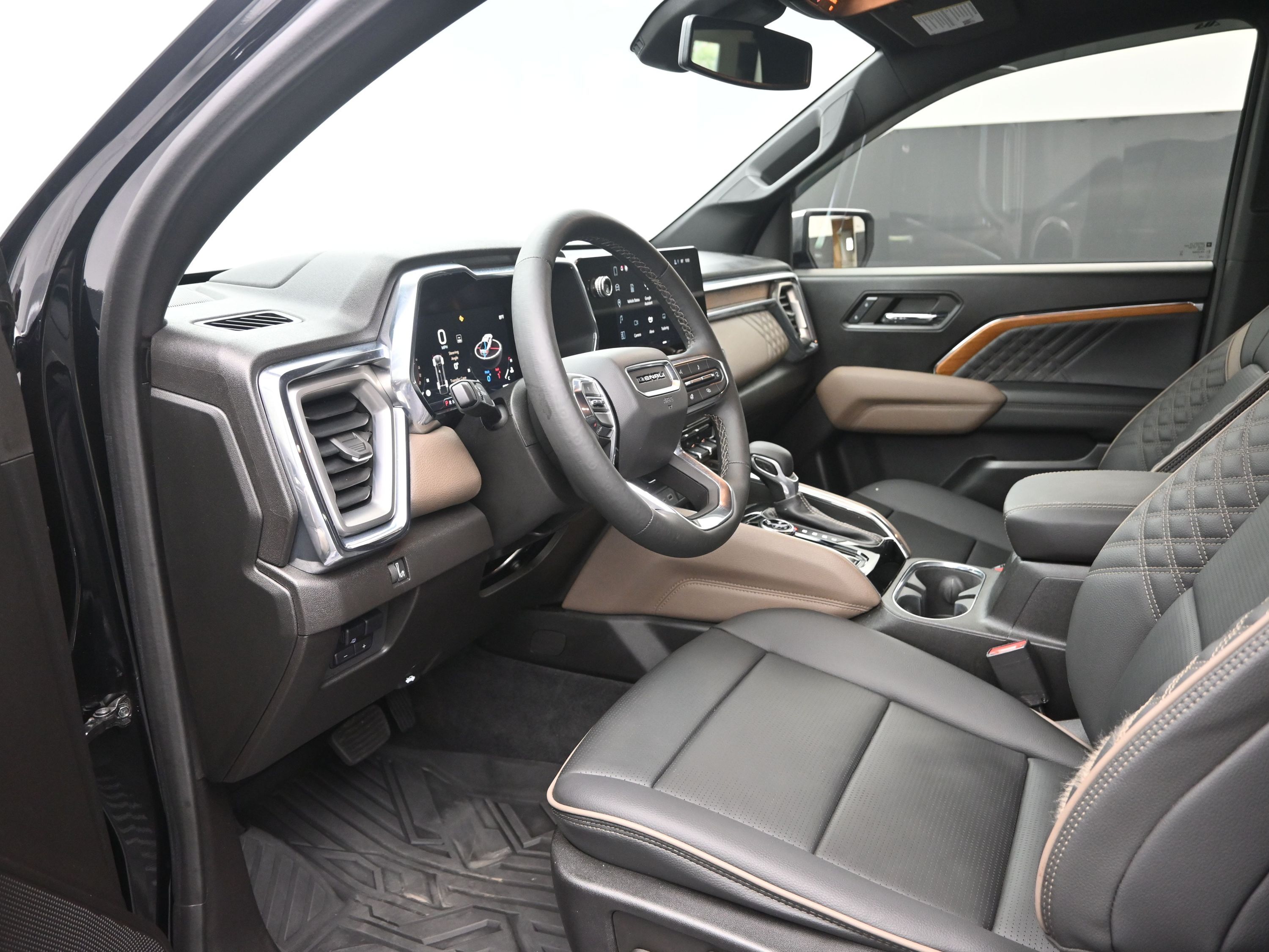 2024 Gmc Canyon Denali photo 6