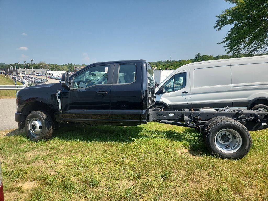 2024 Ford F-350 XL photo 4