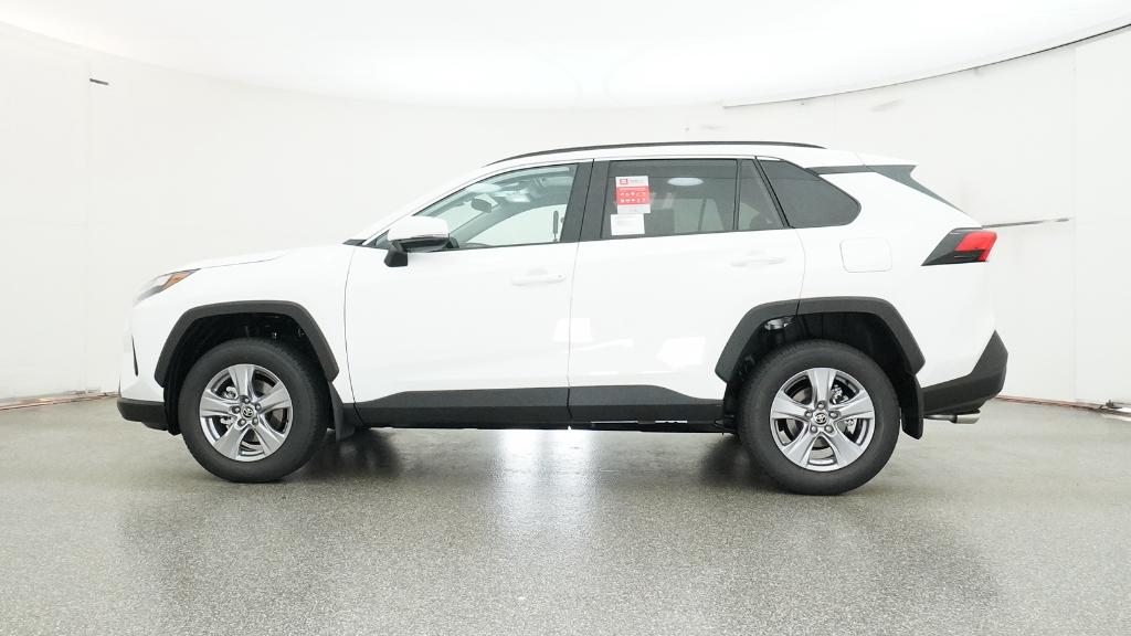 2025 Toyota RAV4 XLE photo 10