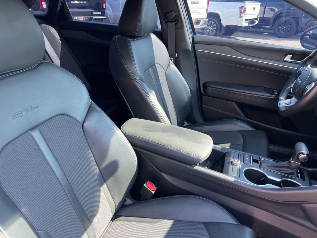 2023 Kia K5 GT-Line photo 25