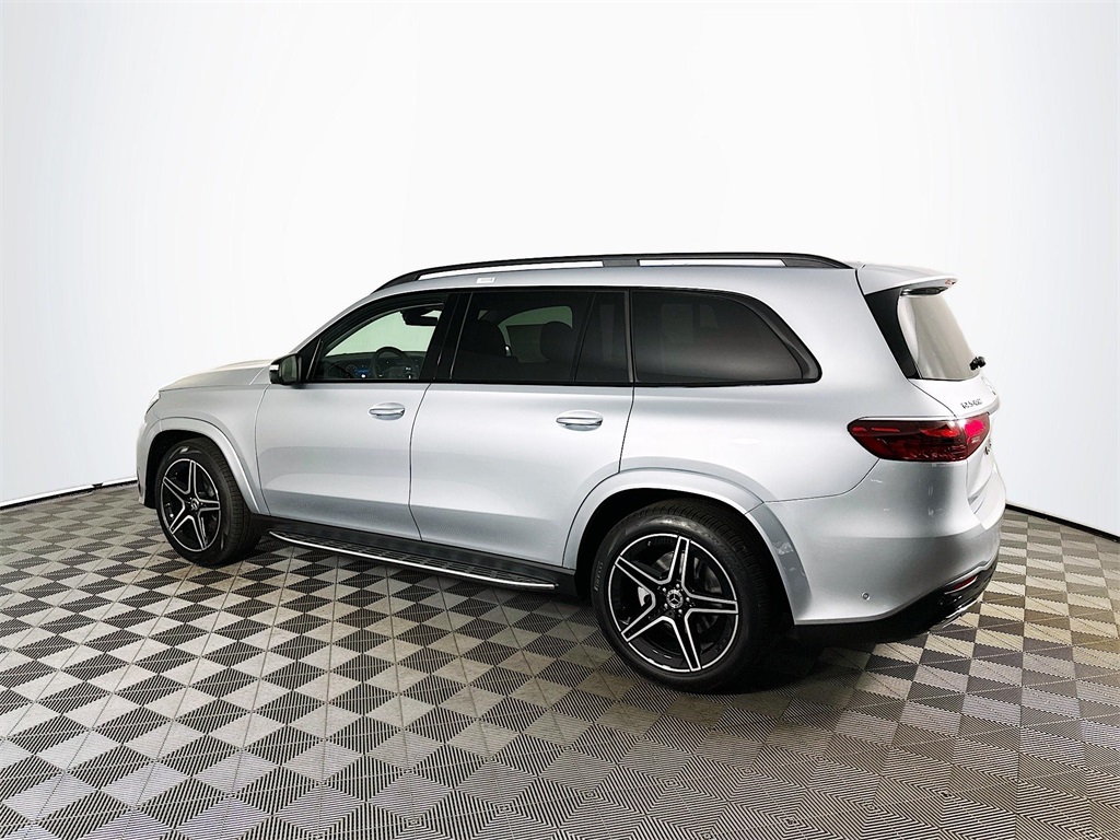 2026 Mercedes Benz GLS 450 4MATIC photo 4