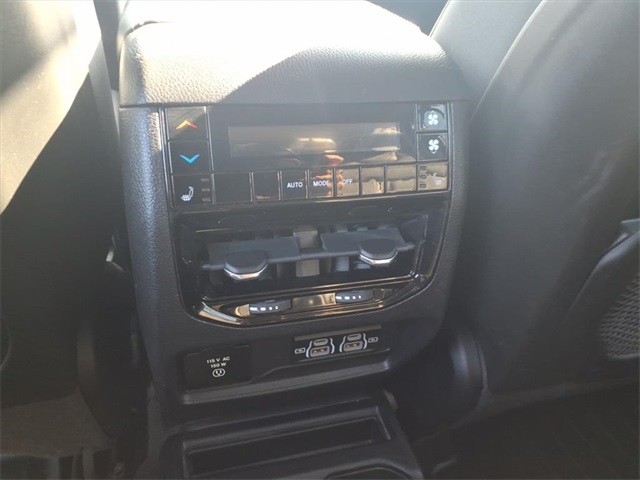2022 Jeep Grand Cherokee Limited photo 11