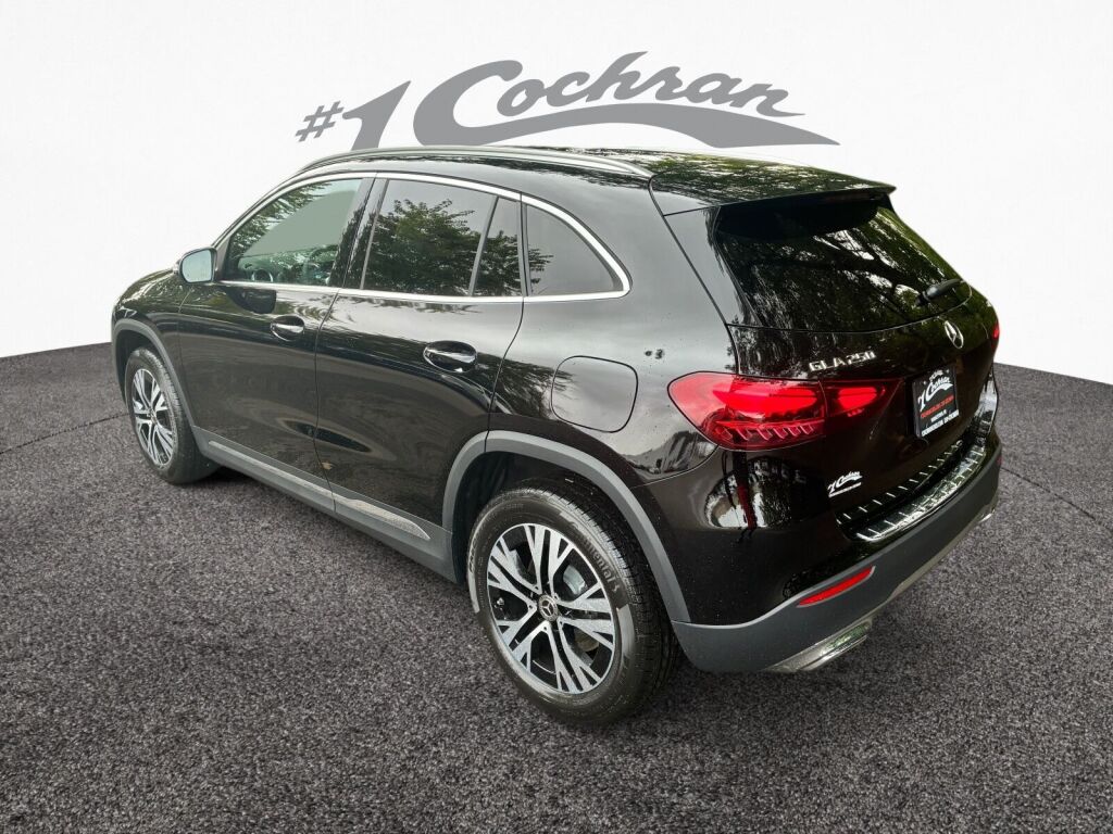 2026 Mercedes Benz GLA 250 4MATIC photo 4