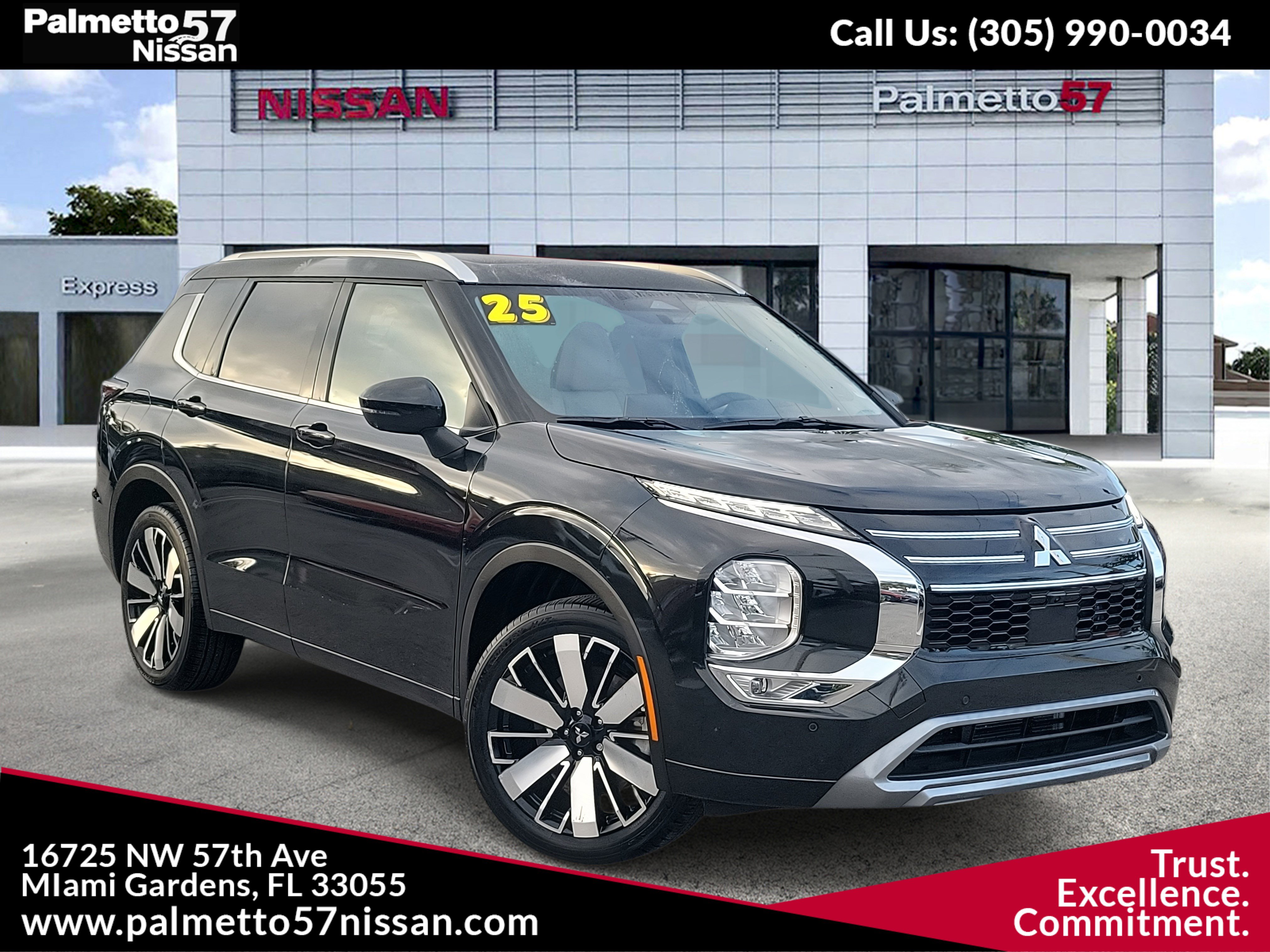 2025 Mitsubishi Outlander SEL's photo