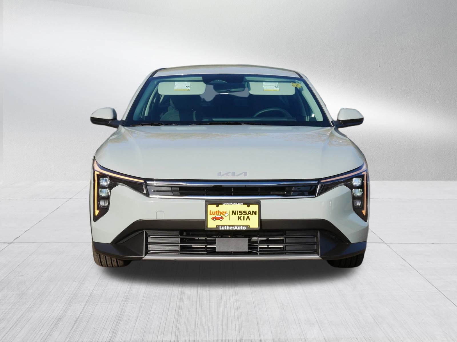 2025 Kia K4 EX photo 2