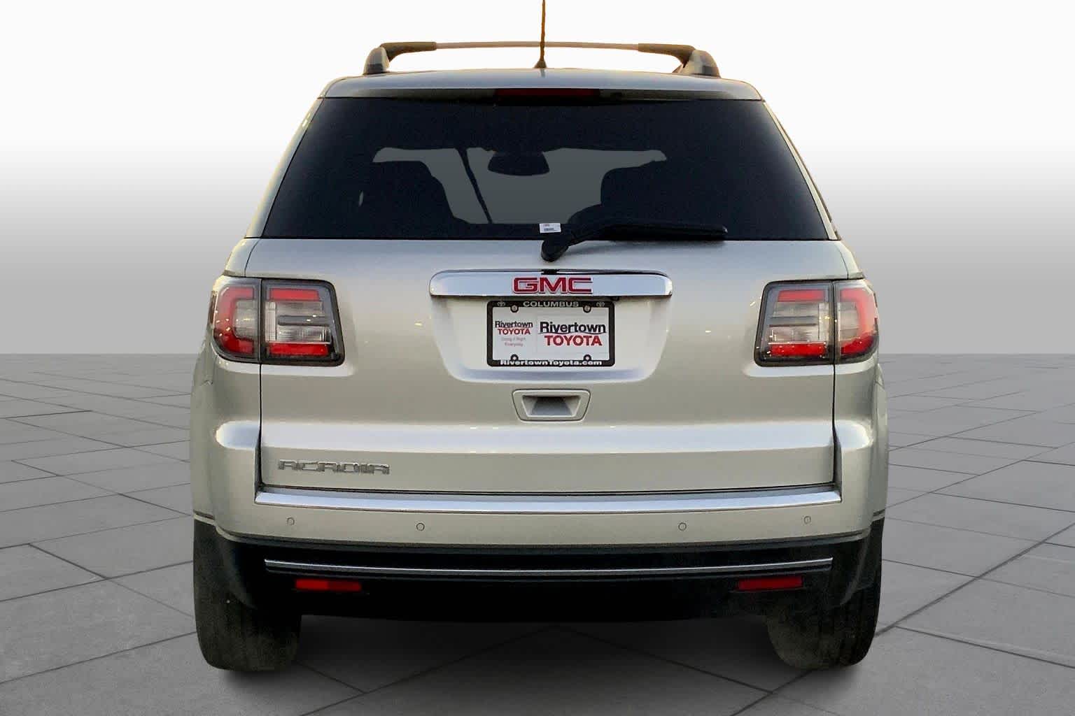 2014 Gmc Acadia SLE photo 4