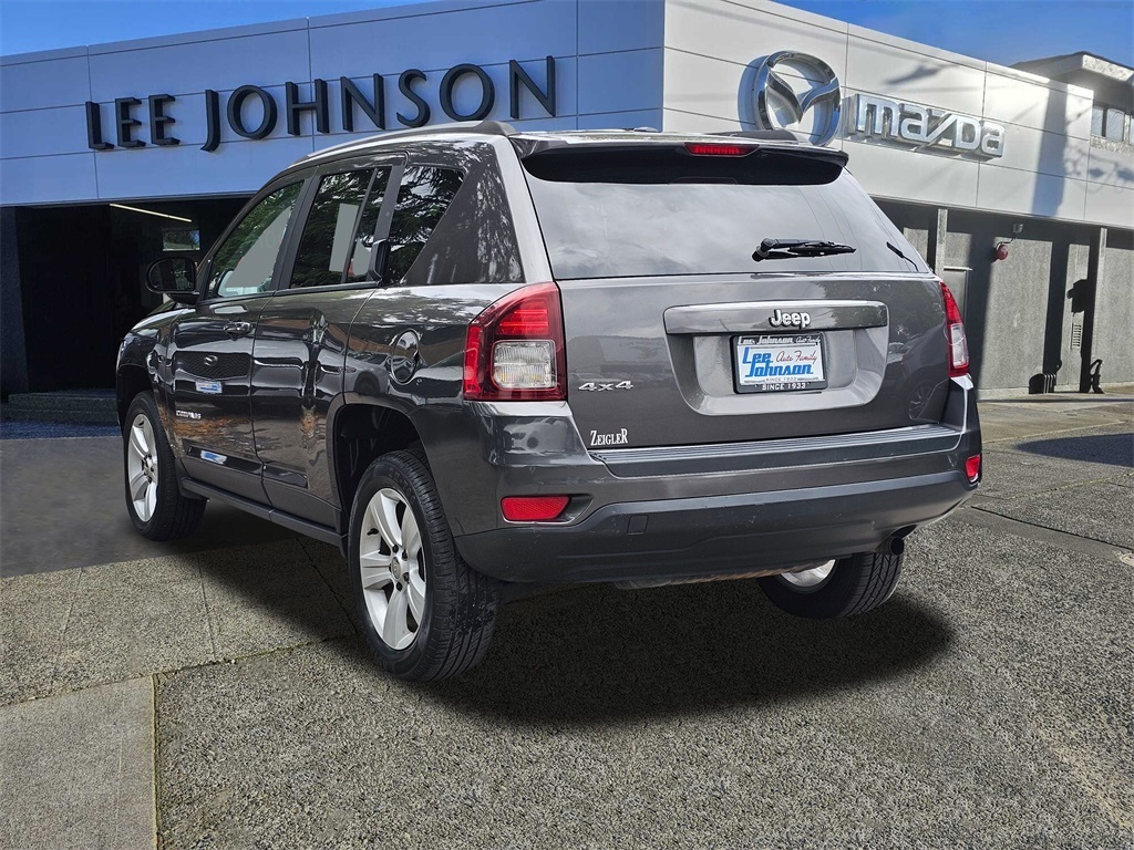 2017 Jeep Compass Sport photo 2