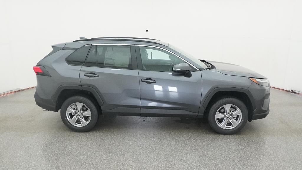 2025 Toyota RAV4 XLE photo 25