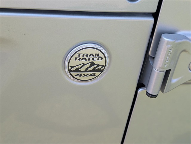 2024 Jeep Wrangler Sahara photo 4