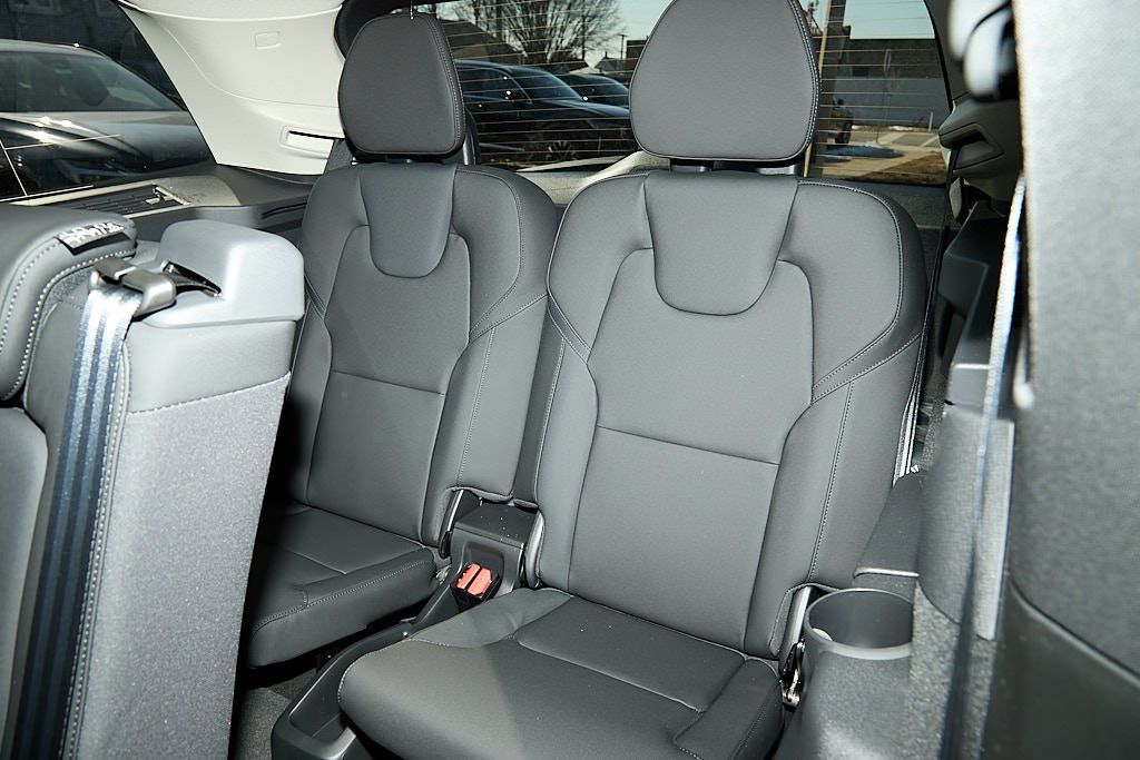 2026 VOLVO XC90 - Image 21