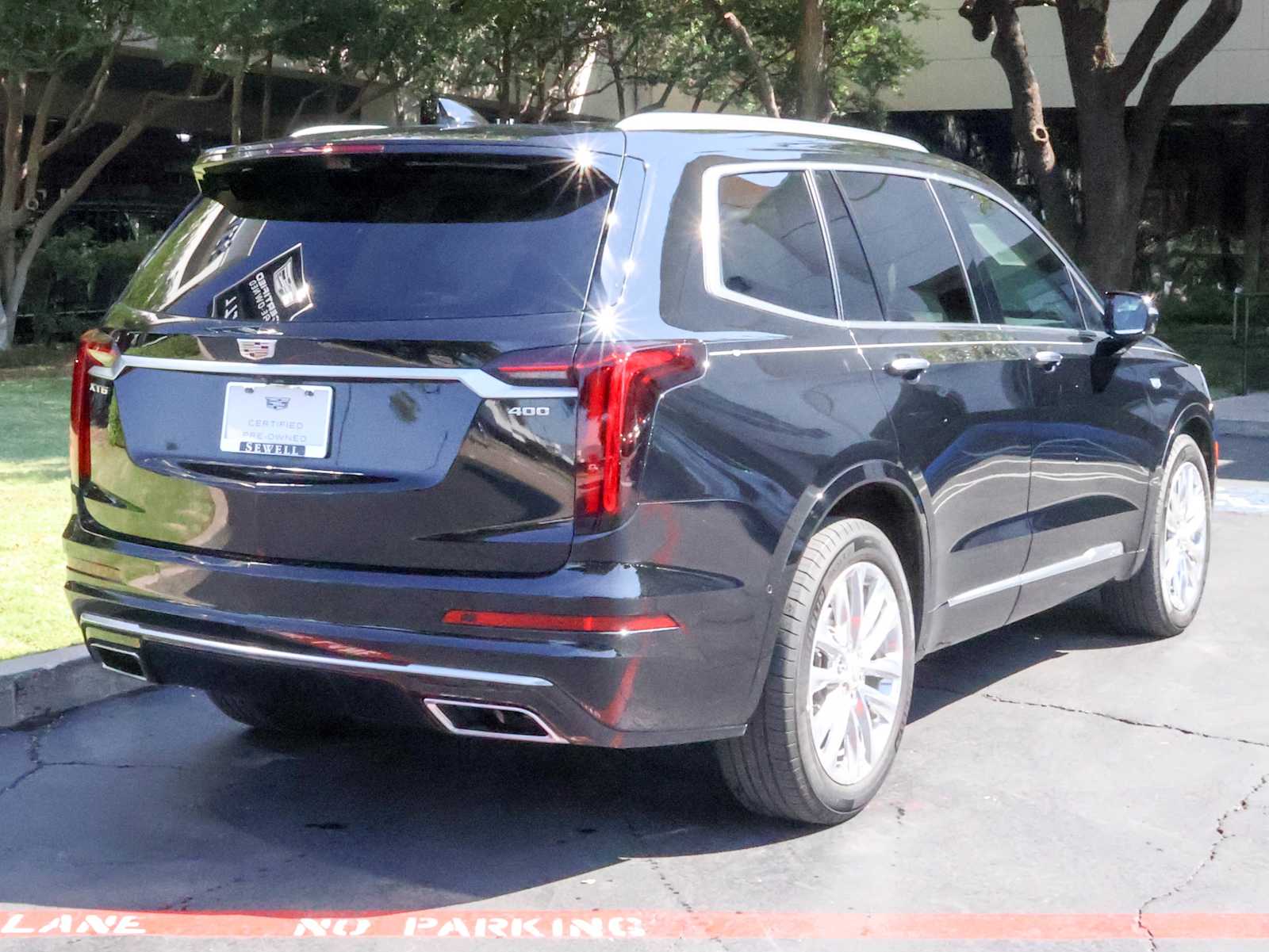 2023 Cadillac XT6 Premium Luxury photo 2