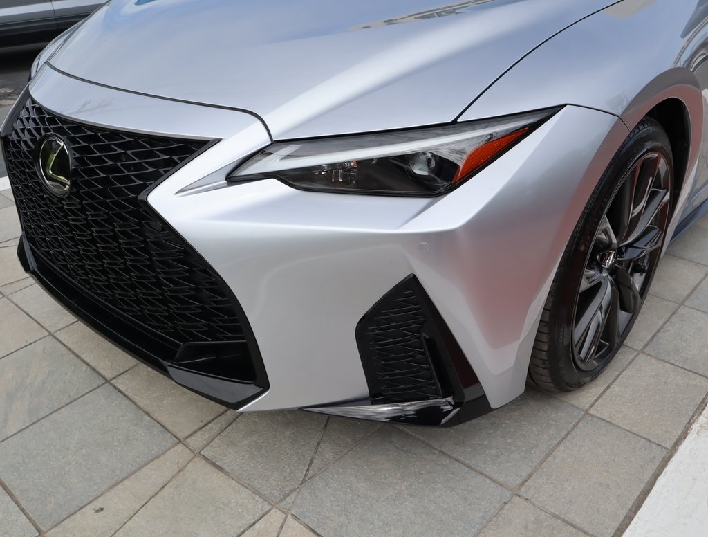 2025 Lexus IS 300 F SPORT photo 17