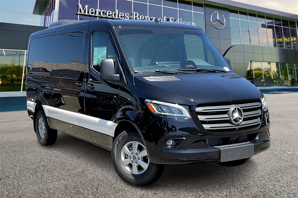 2025 Mercedes-Benz Sprinter Cargo Van Base's photo