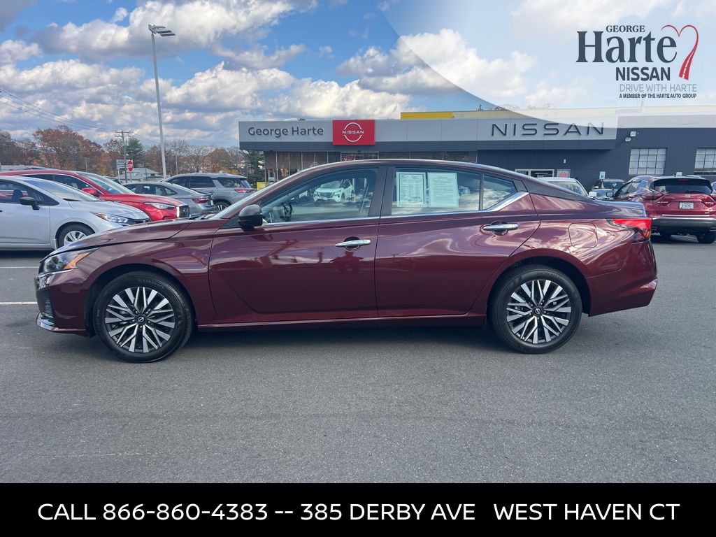 2024 Nissan Altima 2.5 SV photo 2