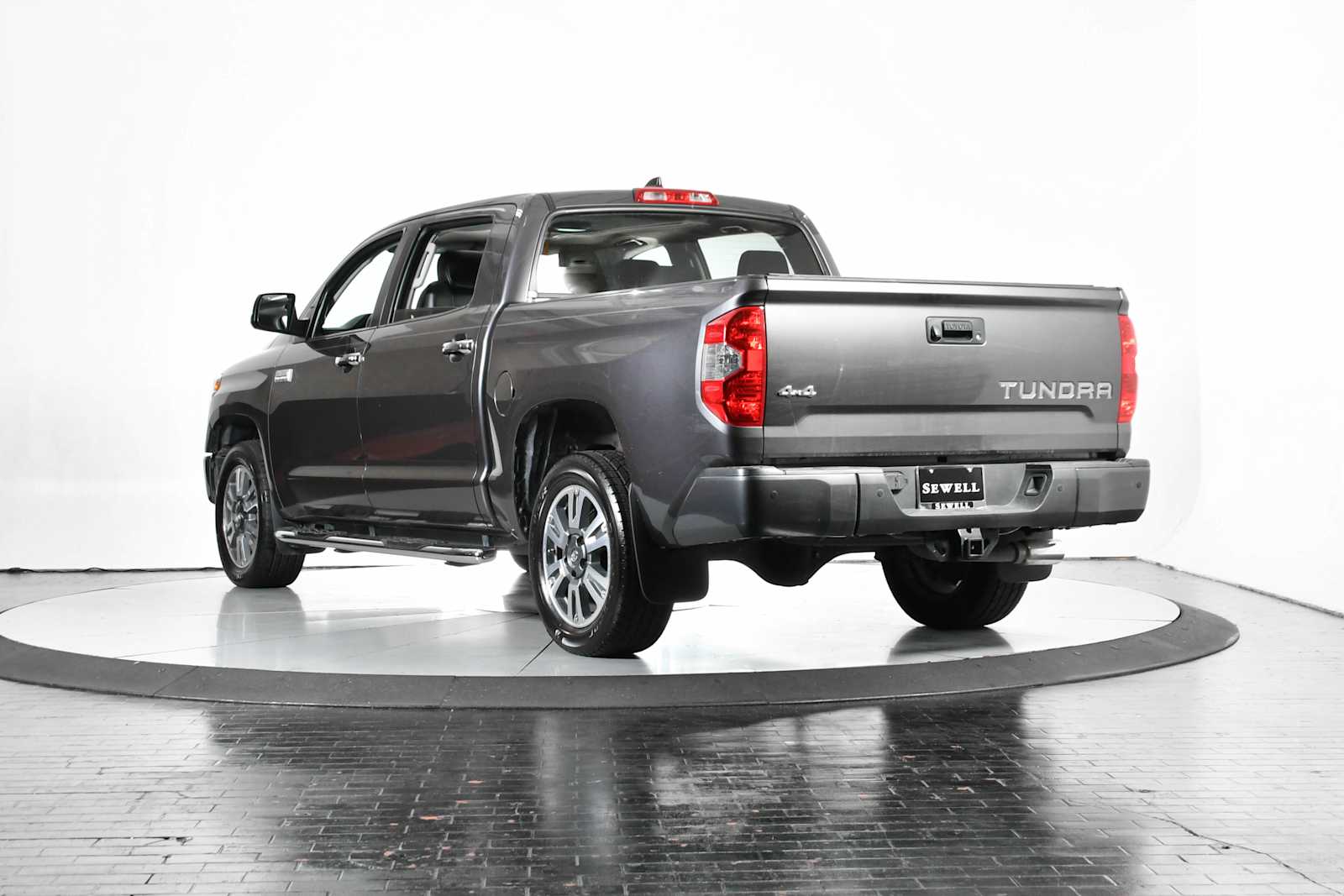 2020 Toyota Tundra Platinum Grade photo 3