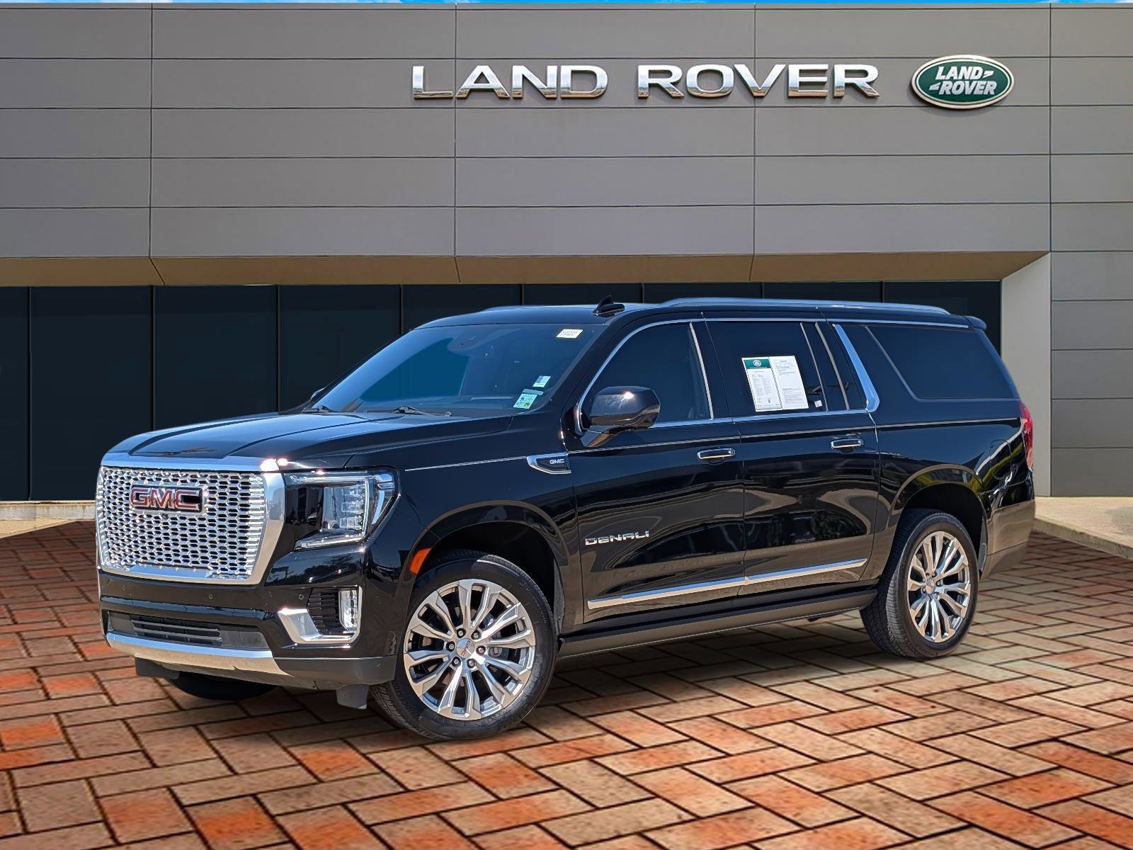 2023 GMC Yukon XL Denali's photo