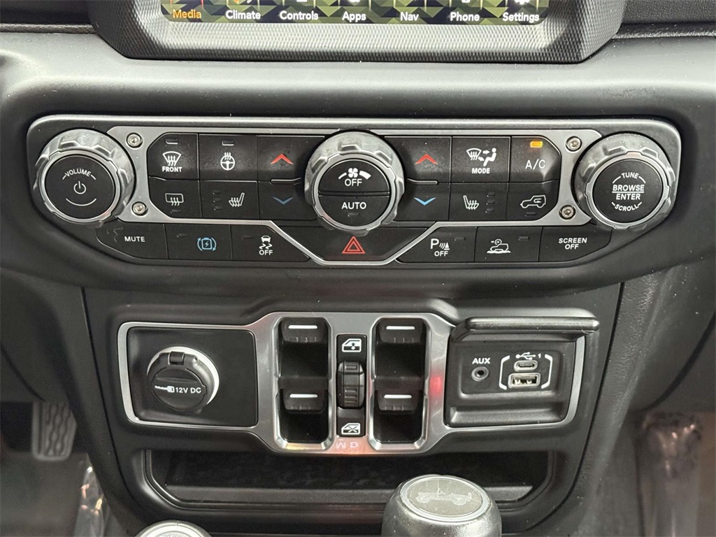 2023 Jeep Wrangler Sahara 4xe photo 19