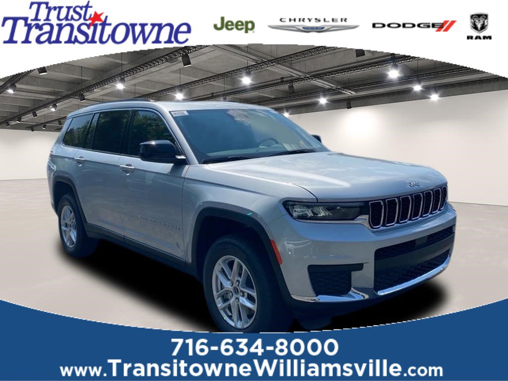 2025 Jeep Grand Cherokee L Laredo's photo