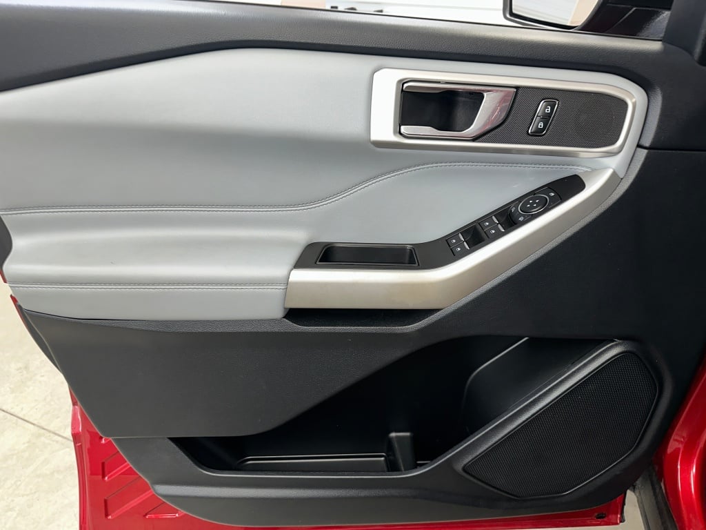 2021 Ford Explorer XLT photo 4