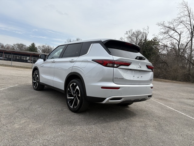 2025 Mitsubishi Outlander PHEV SE photo 6