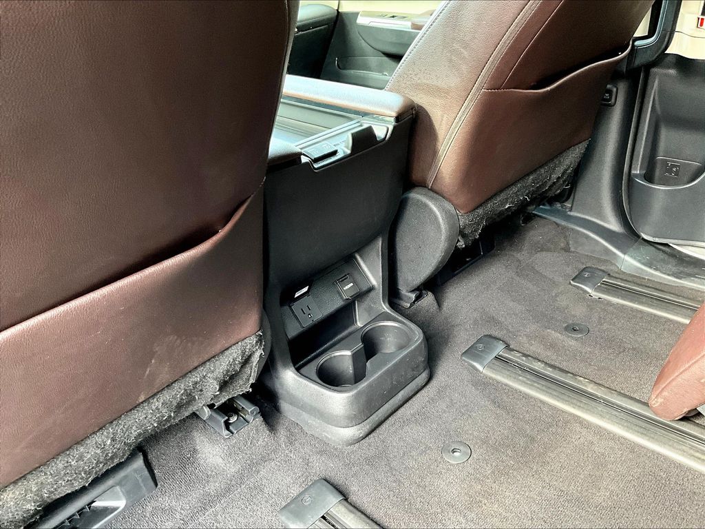 2022 Toyota Sienna Platinum photo 23