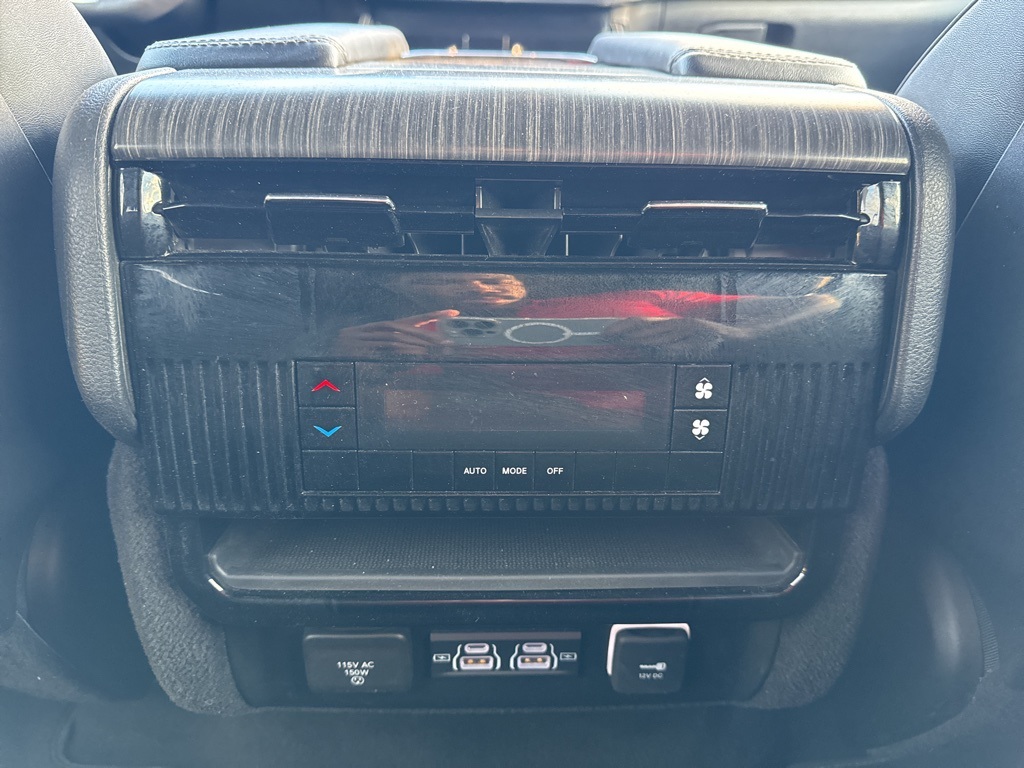 2023 Jeep Wagoneer L Series II photo 20