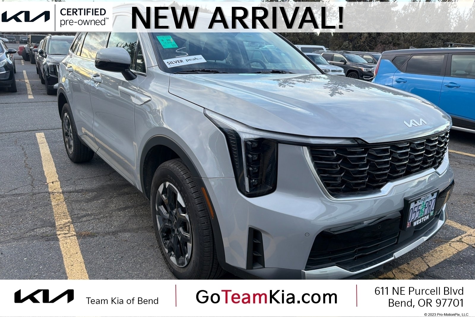 2025 Kia Sorento S's photo