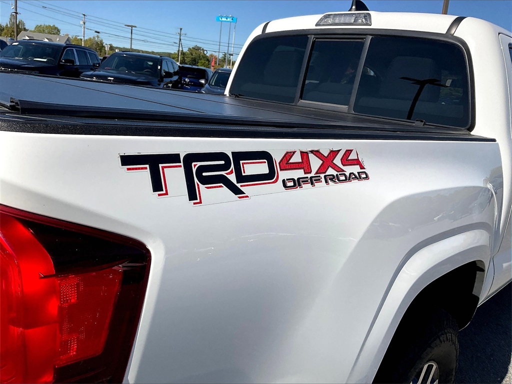 2020 Toyota Tacoma SR photo 25