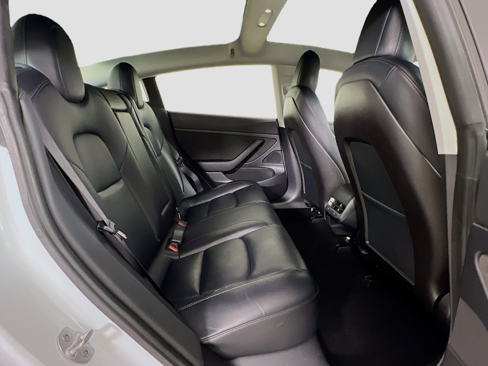 2020 Tesla Model 3 Standard Range Plus photo 24