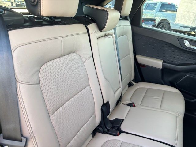 2020 Ford Escape Titanium photo 17