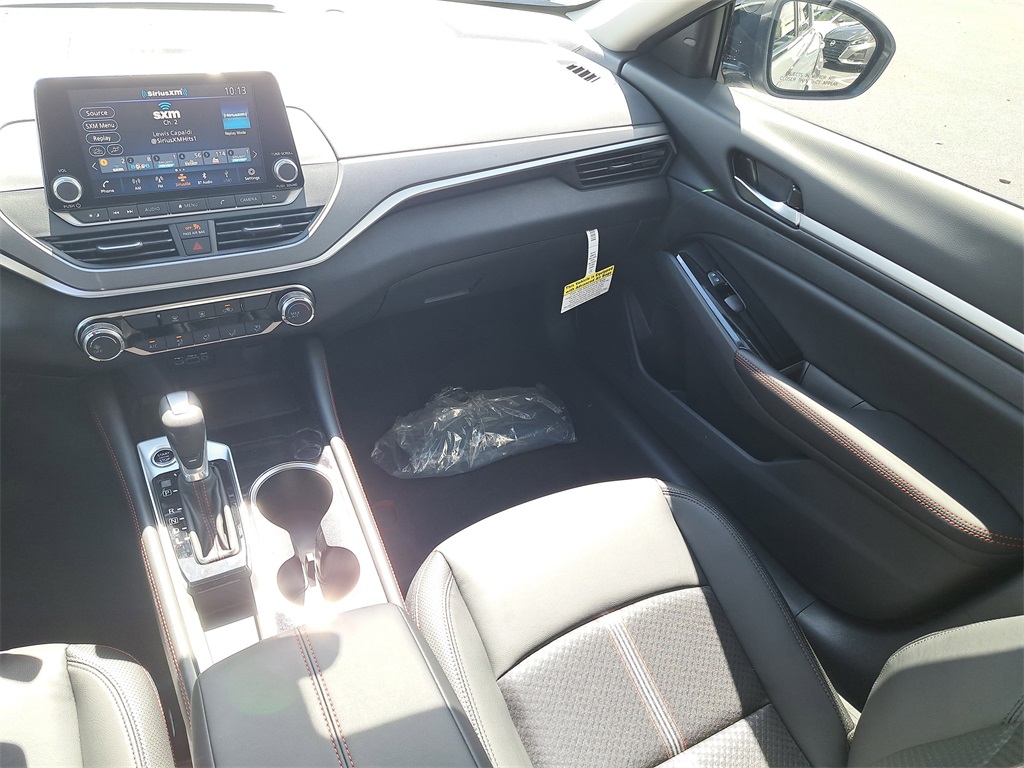 2025 Nissan Altima 2.5 SR photo 17