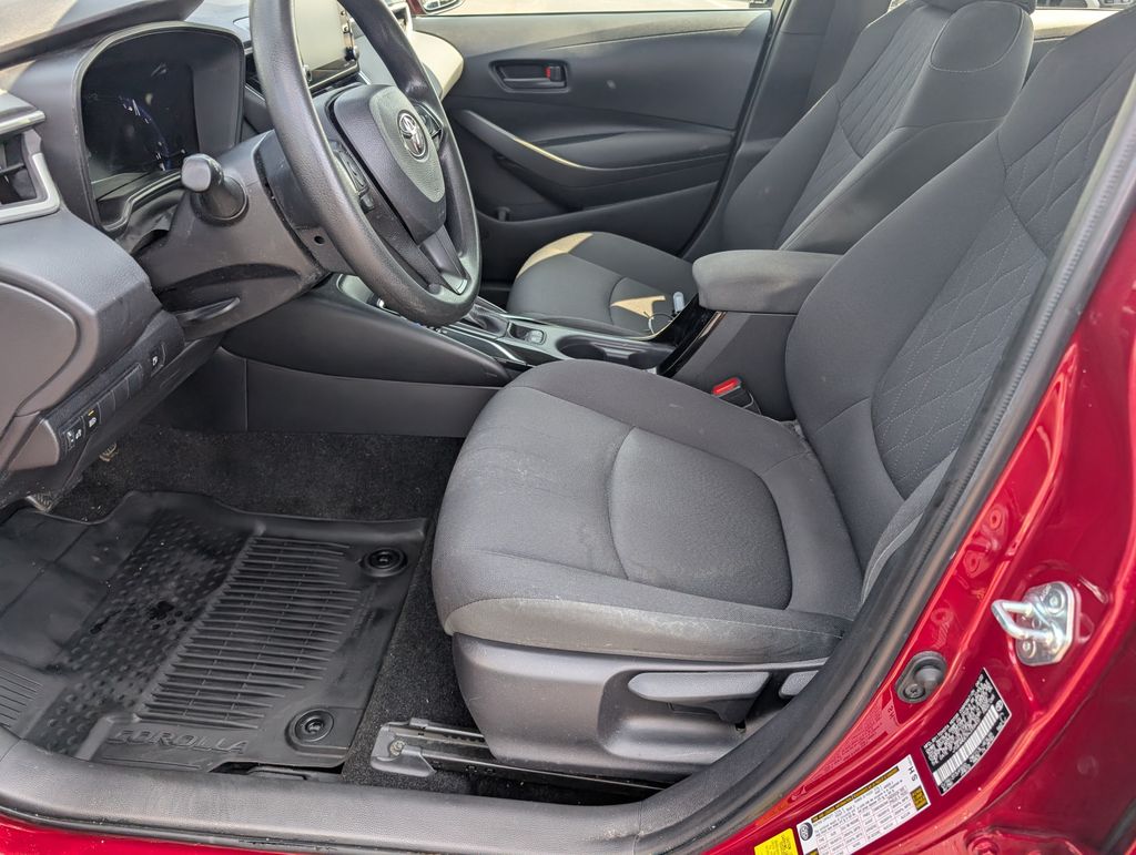 2022 Toyota Corolla LE photo 9