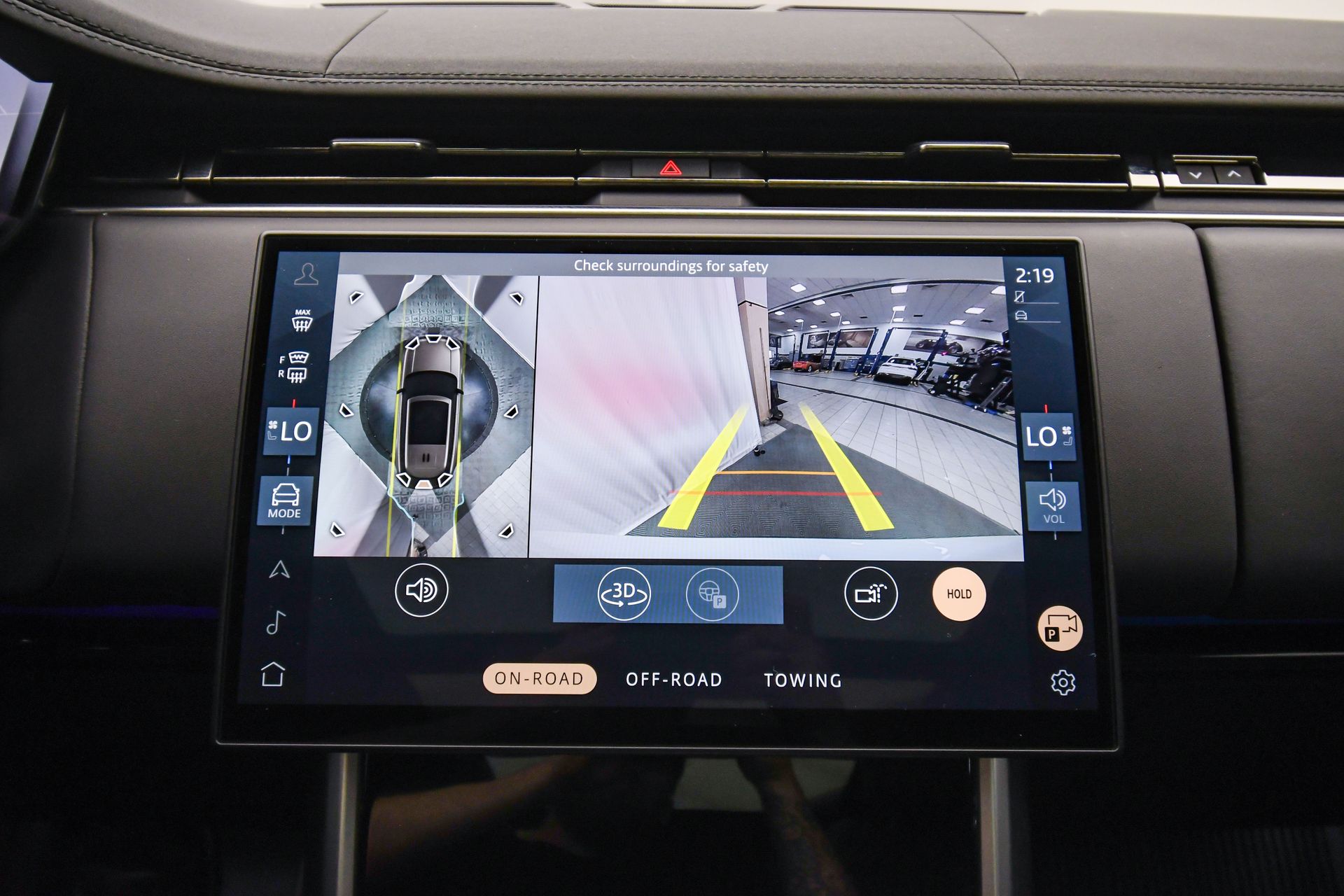 2025 Land Rover Range Rover SE photo 36
