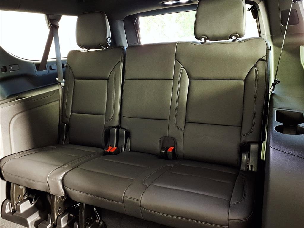 2026 Chevrolet Suburban LT photo 18
