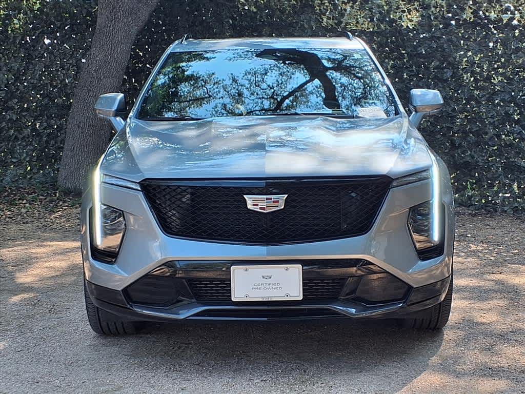2024 Cadillac XT4 Sport photo 2