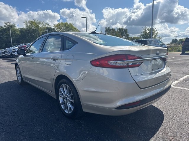 2017 Ford Fusion SE photo 5
