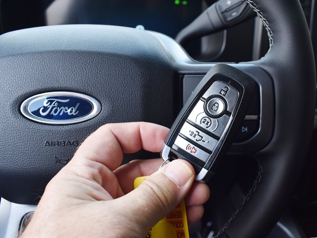 2026 Ford F-250 Lariat photo 9