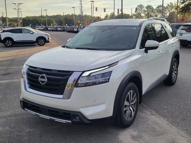 2022 Nissan Pathfinder SL photo 5