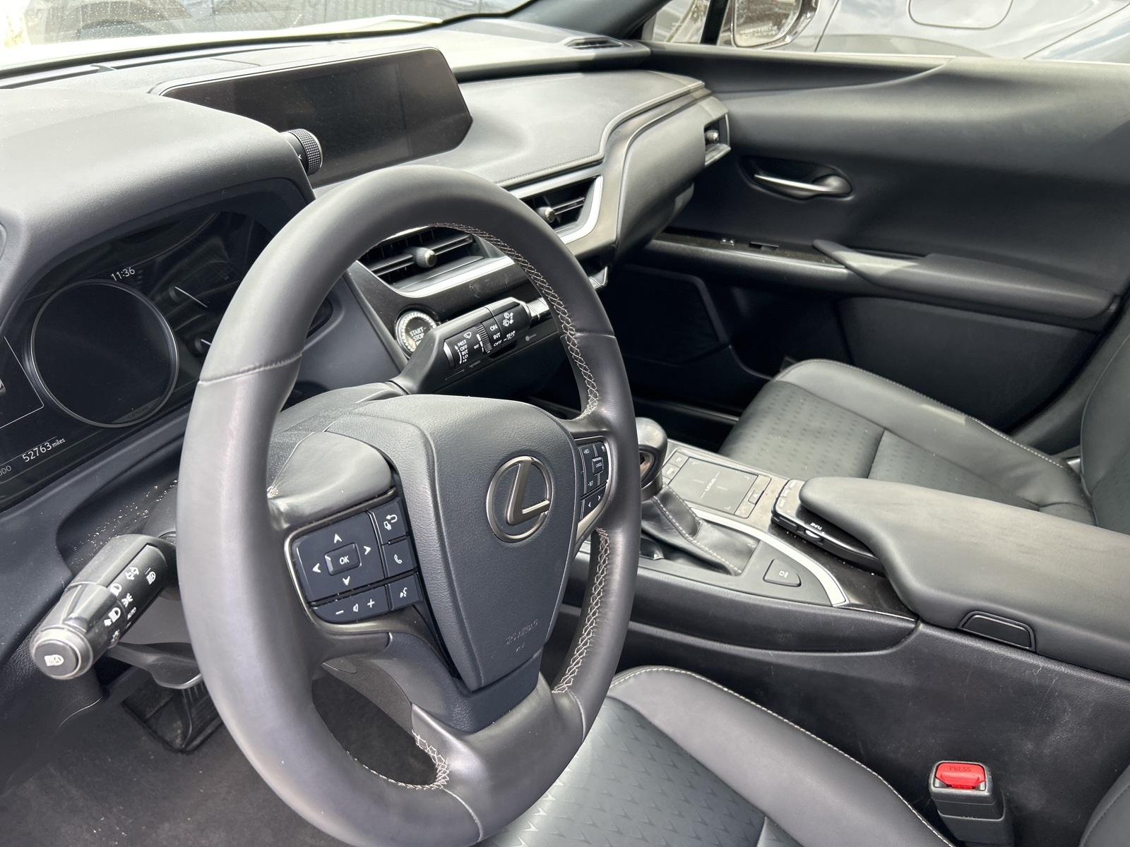 2022 Lexus UX 200 photo 4